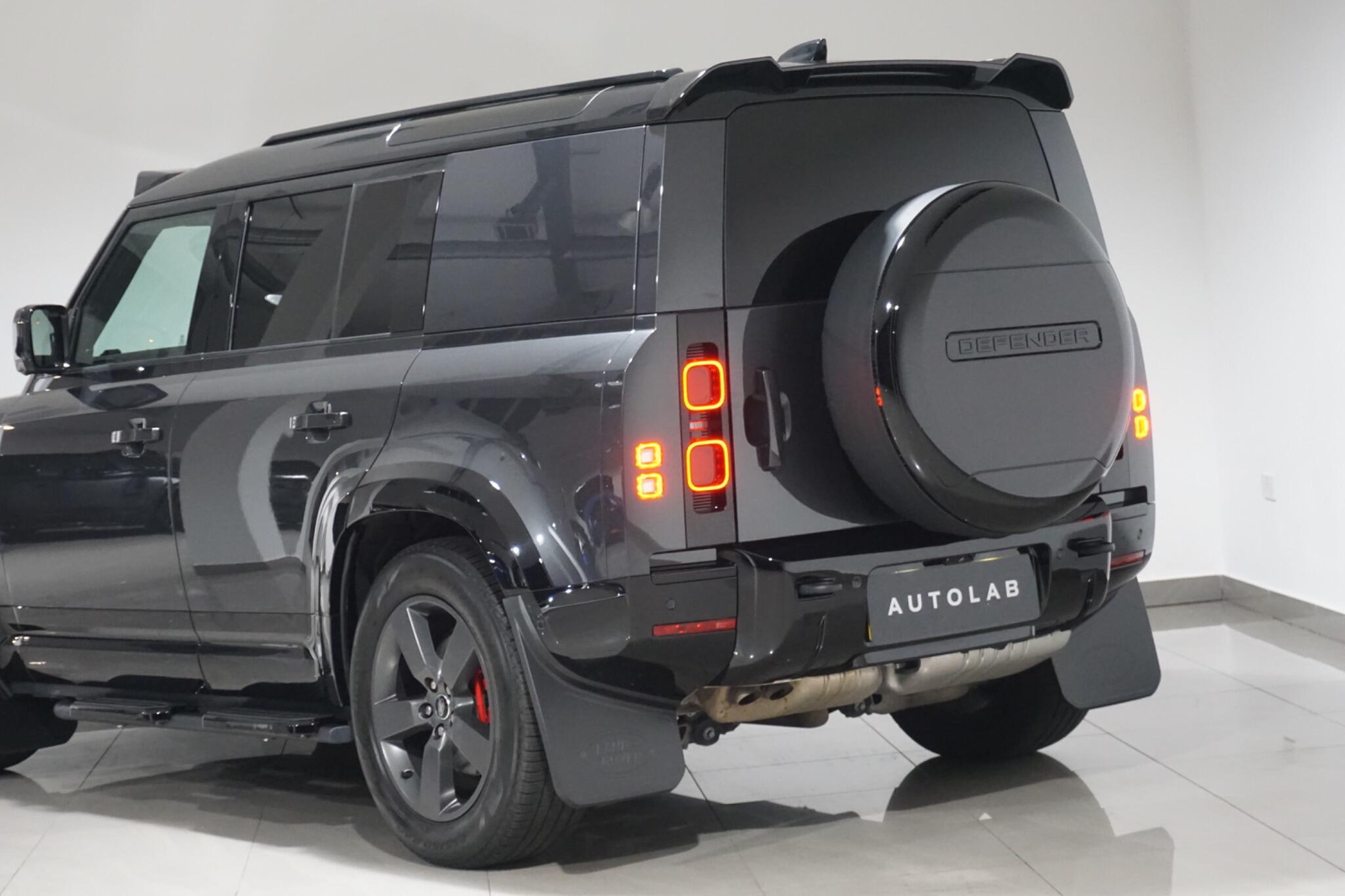 Land Rover Defender 110 3.0 D300 MHEV X-Dynamic HSE Hard Top SUV Auto 4WD MWB Euro 6 (s/s) 5dr